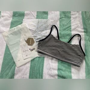 NWT sz S striped / onyx black reversible sports bra